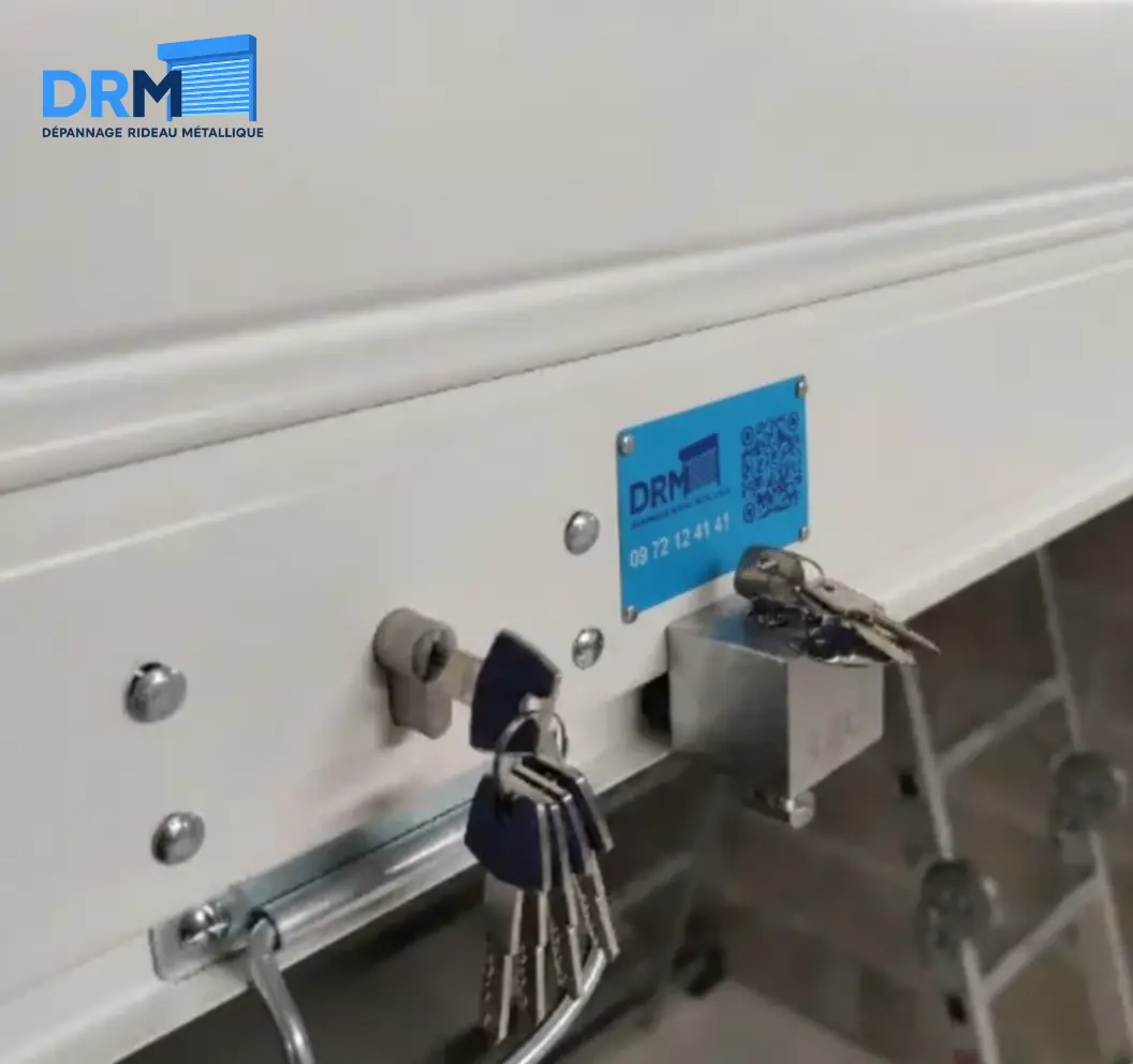 Plaque atelier fabrication DRM Nice - Rideau métallique sur-mesure